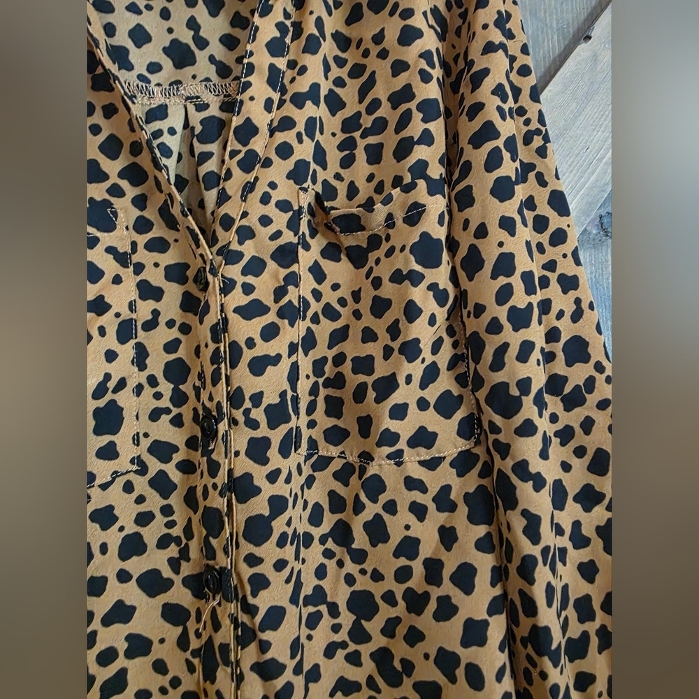 B Wear Cheetah Print Button Down Tunic Style Blouse Size XS - Picture 3 of 5